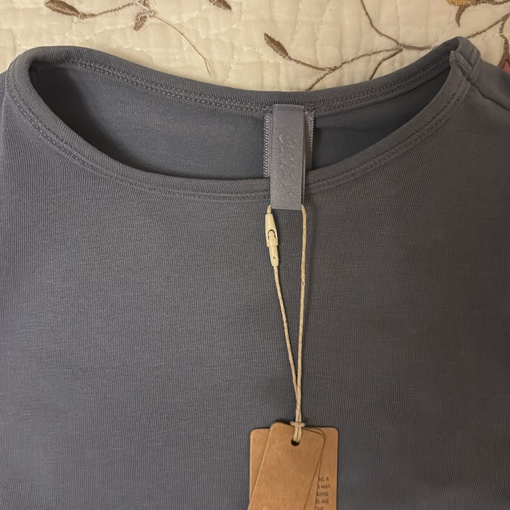 Skims long sleeve shirt - Picture 2 of 3